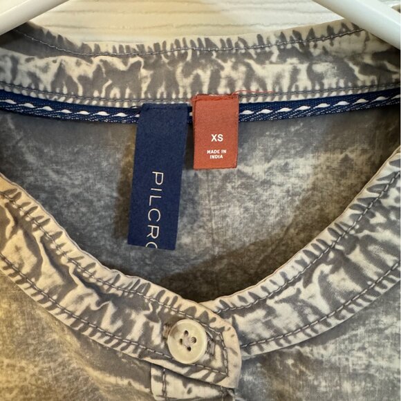 Pilcro/ Anthropologie Grey Denim Button Down, XS - Picture 2 of 4